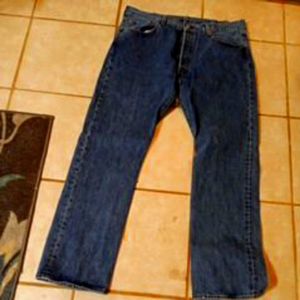 Men's Levi's in size 38/32